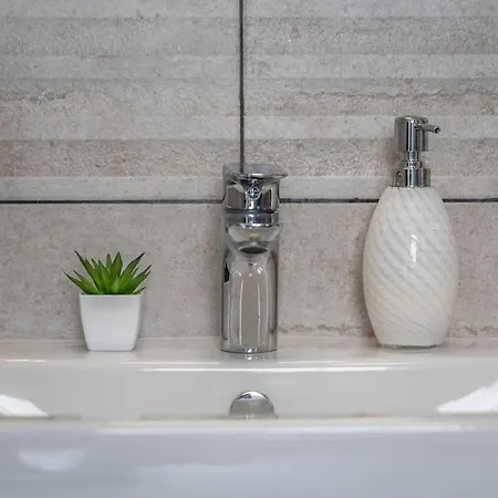 Modern 3 Bedrooms Penthouse With A Breathtaking Valletta View Appartement *