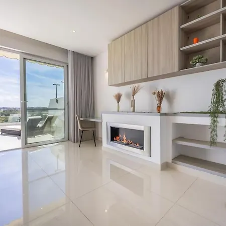 Modern 3 Bedrooms Penthouse With A Breathtaking Valletta View Sliema