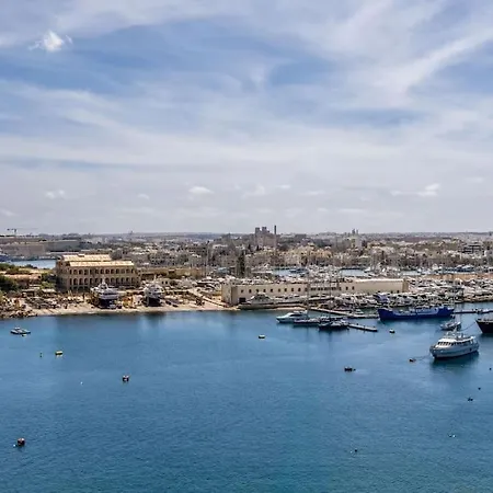 Modern 3 Bedrooms Penthouse With A Breathtaking Valletta View *