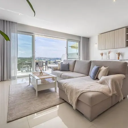 Modern 3 Bedrooms Penthouse With A Breathtaking Valletta View *
