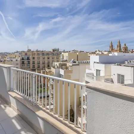 Modern 3 Bedrooms Penthouse With A Breathtaking Valletta View Apartament *
