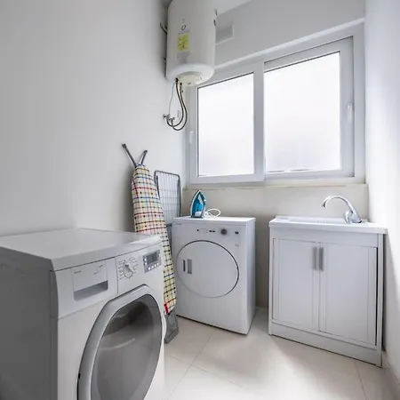 Modern 3 Bedrooms Penthouse With A Breathtaking Valletta View * Sliema