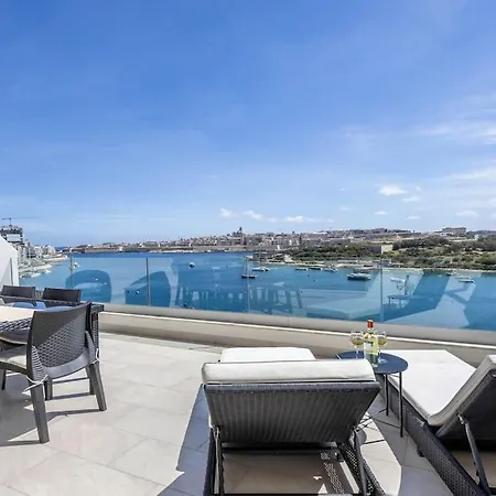 Apartment Modern 3 Bedrooms Penthouse With A Breathtaking Valletta View