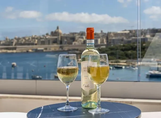 Modern 3 Bedrooms Penthouse With A Breathtaking Valletta View