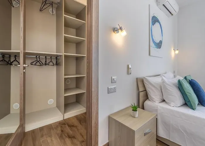 Modern 3 Bedrooms Penthouse With A Breathtaking Valletta View *