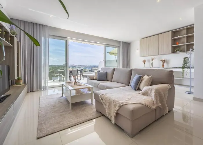 Modern 3 Bedrooms Penthouse With A Breathtaking Valletta View *