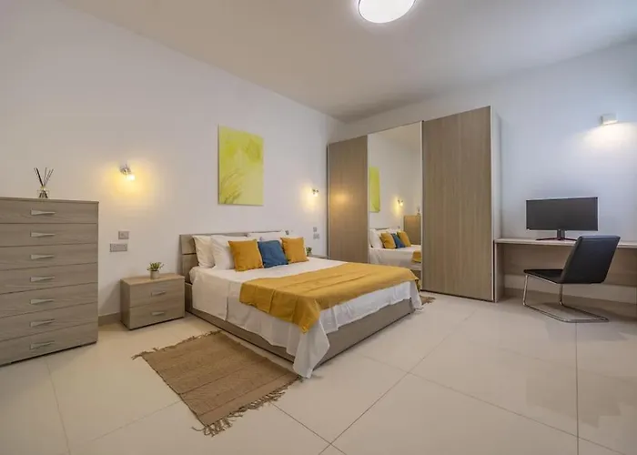 Modern 3 Bedrooms Penthouse With A Breathtaking Valletta View Σλιέμα