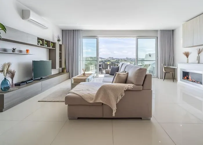 Modern 3 Bedrooms Penthouse With A Breathtaking Valletta View Σλιέμα